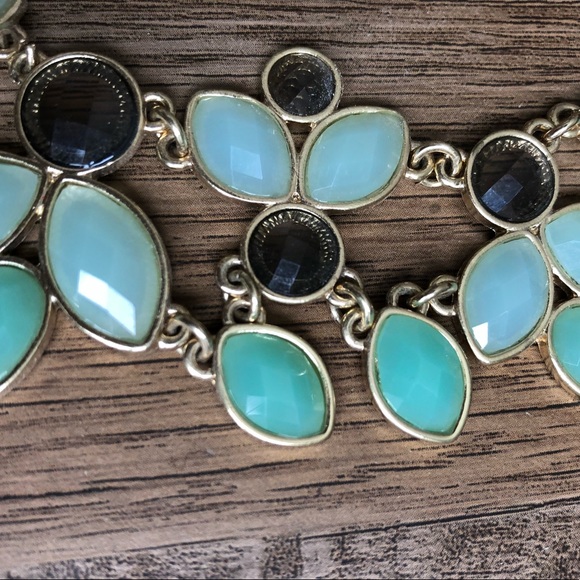 Beautiful Necklace w/mint and smoky stones - Picture 3 of 4